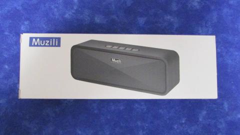 シンプルなデザインの箱