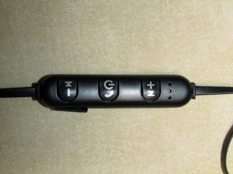 電源オン・音量調整は一般的