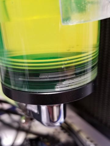 かなり下まで冷却水の回り込みがある