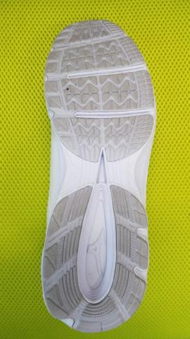 歩きやすさを追求したソールの形状