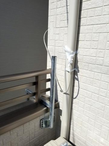 マストの取付 ケーブルは事前に成端処理しておく