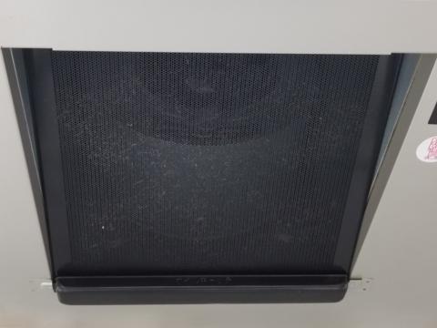 年末に掃除をしたのに既に埃が沢山付いている