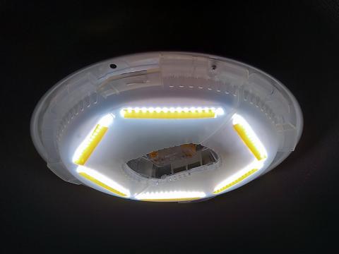LEDの長さも8cmくらいだったので細く切って貼ったところバッチリでした
