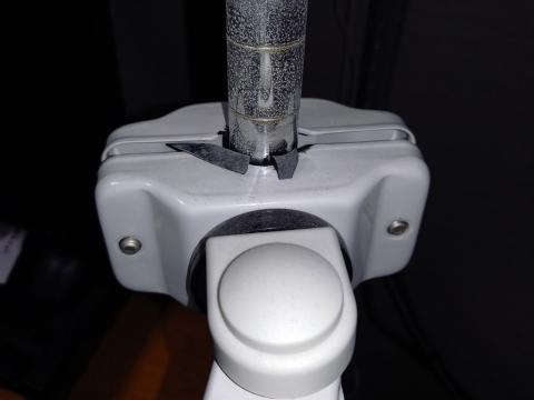 経年劣化で取れてしまった支柱取り付け部分のゴム