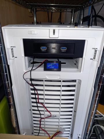 高さは3.5インチベイと同じ高さ