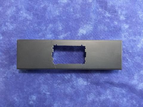 本体の合わせずれ防止の切り込みを入れました