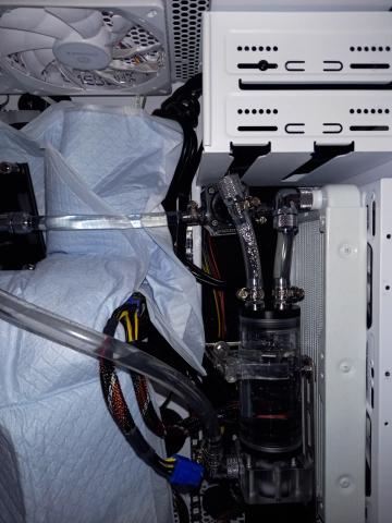 エア抜き中、500~600MLぐらい注水しています