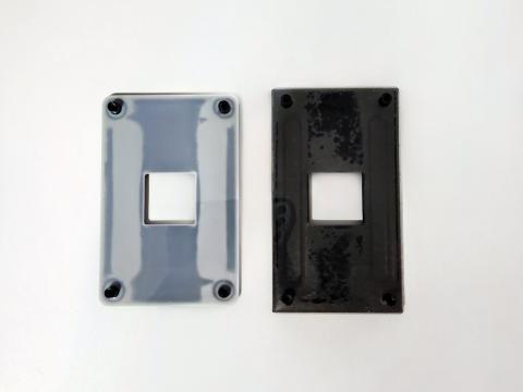 右がCPUブロック付属のバックプレートでAM3用