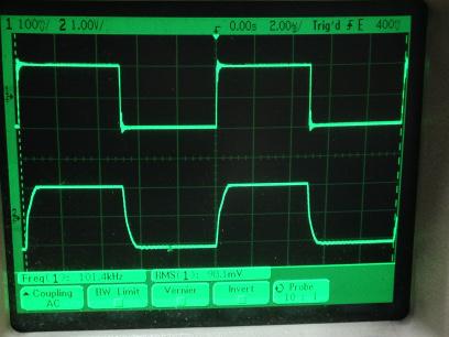 過渡応答(A=11 Vin=200mVp-p f=100kHz Rfb=10kΩ 位相補償なし 10:1プローブのみ接続 ガラエポユニバーサル基板)