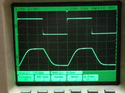 過渡応答(A=11 Vin=200mVp-p f=100kHz Rfb=10kΩ 位相補償なし 10:1プローブのみ接続 ガラエポユニバーサル基板)