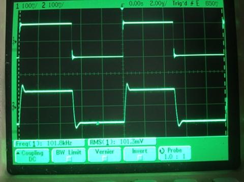 過渡応答(A=1 Vin=200mVp-p f=100kHz Rfb=0 位相補償なし Rl=15Ω ガラエポユニバーサル基板)
