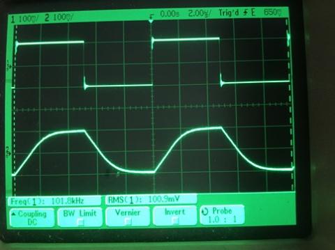過渡応答(A=1 Vin=200mVp-p f=100kHz Rfb=0 位相補償なし Rl=15Ω ガラエポユニバーサル基板)