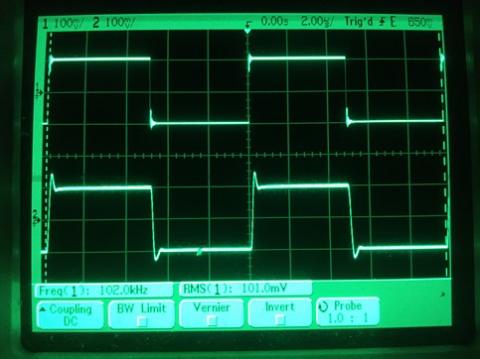 過渡応答(A=1 Vin=200mVp-p f=100kHz Rfb=0 位相補償なし Rl=15Ω ガラエポユニバーサル基板)