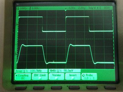 過渡応答(A=11 Vin=200mVp-p f=100kHz Rfb=10kΩ 位相補償なし 10:1プローブのみ接続 ガラエポユニバーサル基板)