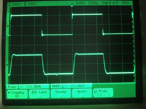 過渡応答(A=1 Vin=200mVp-p f=100kHz Rfb=0 位相補償なし Rl=15Ω ガラエポユニバーサル基板)