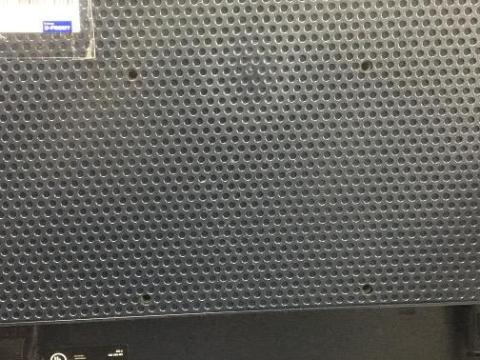 VESAマウント用と見られる穴