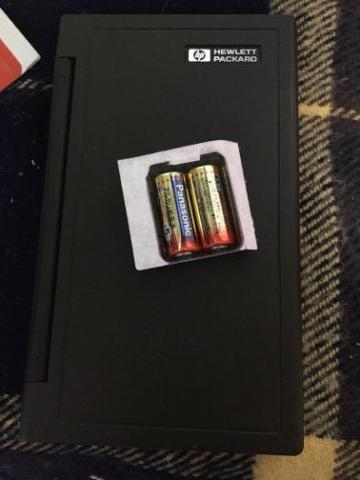 単5電池(28Sの本体に乗せている)