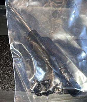 付属のねじとねじ回し