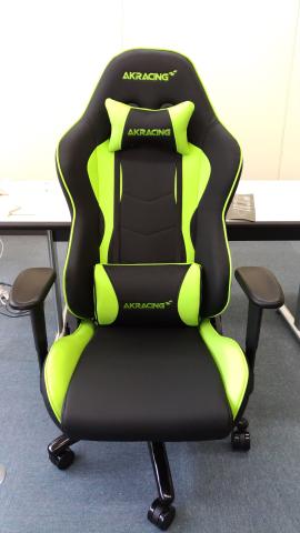 ヘッドレストとランバーサポート取り付け後です。