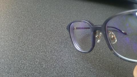 わかりにくいですが青い光がちらついています