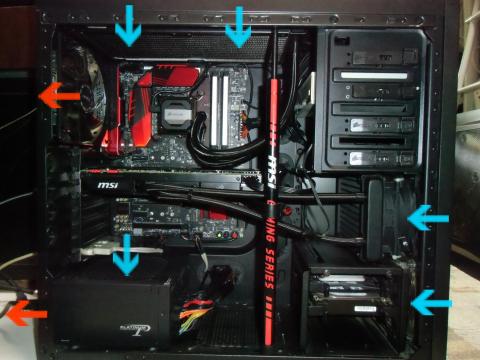 サイドに別途20cmファン(吸気)あり