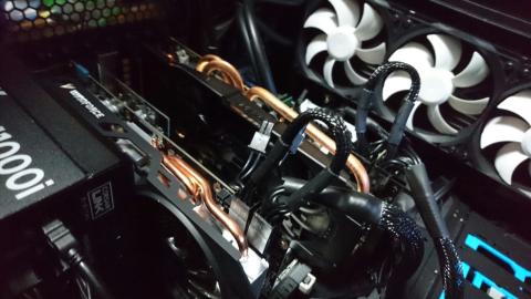 上がRadeon R9 390で下がGTX 960