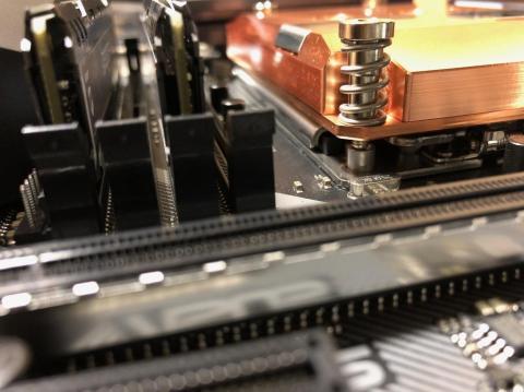 スプリングが結構強いのと距離がある