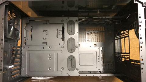 ブラケットを外すとこんな感じ。