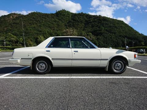 運転席側サイドビュー。見ての通りとても長い。