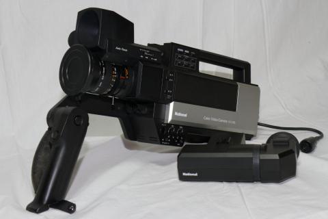 電子ビューファインダはこのように取り外すことも可能だ