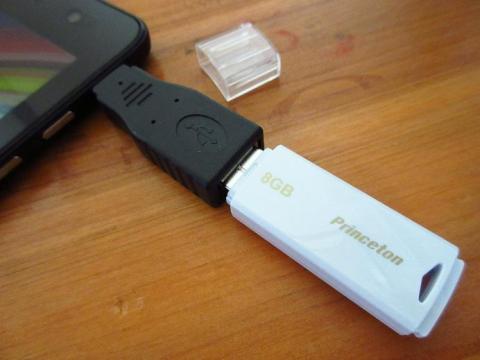 Windows タブレットの EveryPad Pro に接続したところ