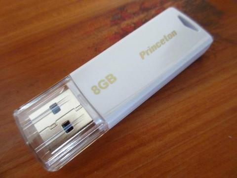 何種類かありましたが透明のキャップのデザインをチョイス