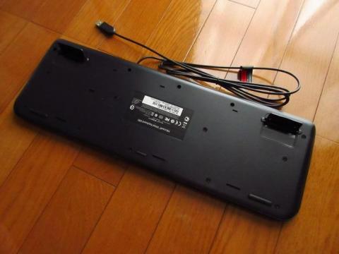 高さ調整のスタンドが広いのでしっかりと設置することができる