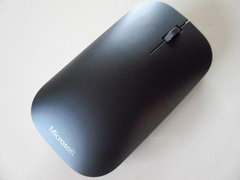 丸みを帯びた曲線的なデザイン