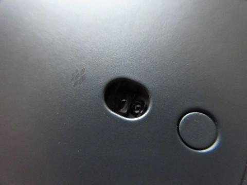 トラックには BlueTrack Technology が採用されている