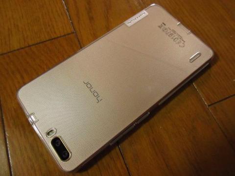 honor6 Plus に取り付けても目立たずデザインを楽しむことができる