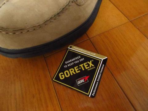 ゴアテックスが使用されているので雨の日にも安心して着用できる