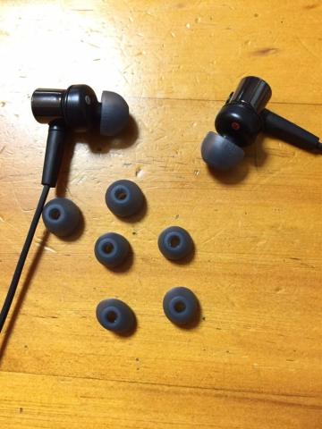 付属イヤーピースは、SS/S/M/Lの4種類
