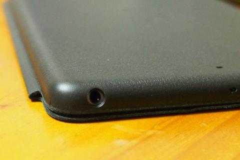 イヤフォンジャック部