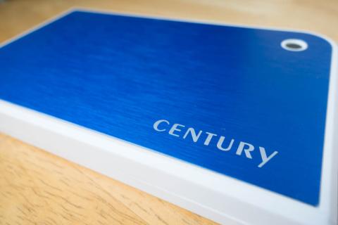 ヘアライン加工されている