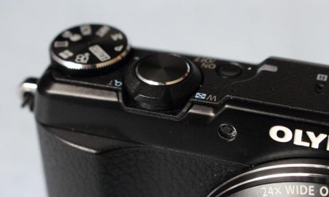 シャッターボタン周り