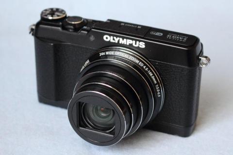 広角端(25mm相当)