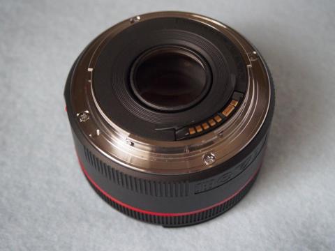 金属マウントを採用