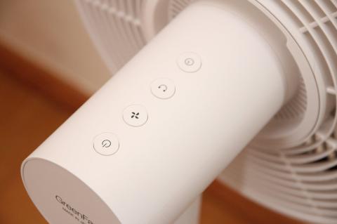 本体上部に配されたスイッチ