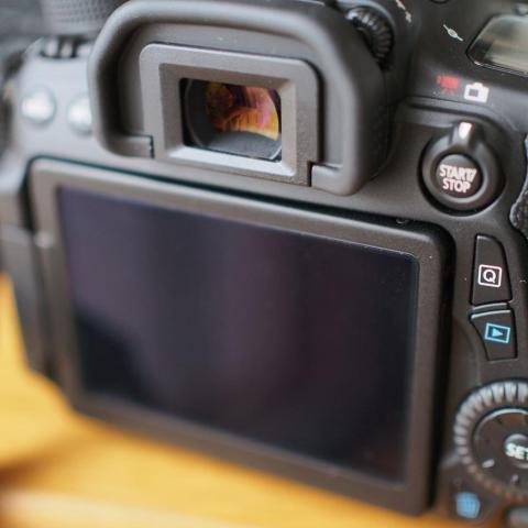 メイン液晶モニター