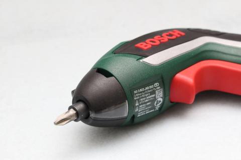 ビットはマグネットで装着される