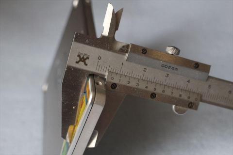 厚さは実測6.7mm