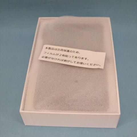 保護フィルムが貼ってあるという注意書き入り