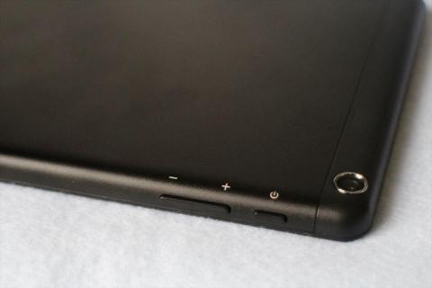 側面上部に電源SWと音量SW