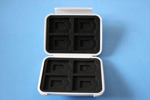 microSDが下に入る